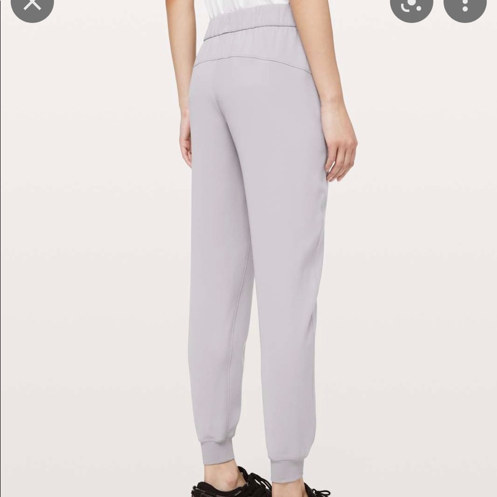 NWT Lululemon On the Fly Jogger Woven Size 4